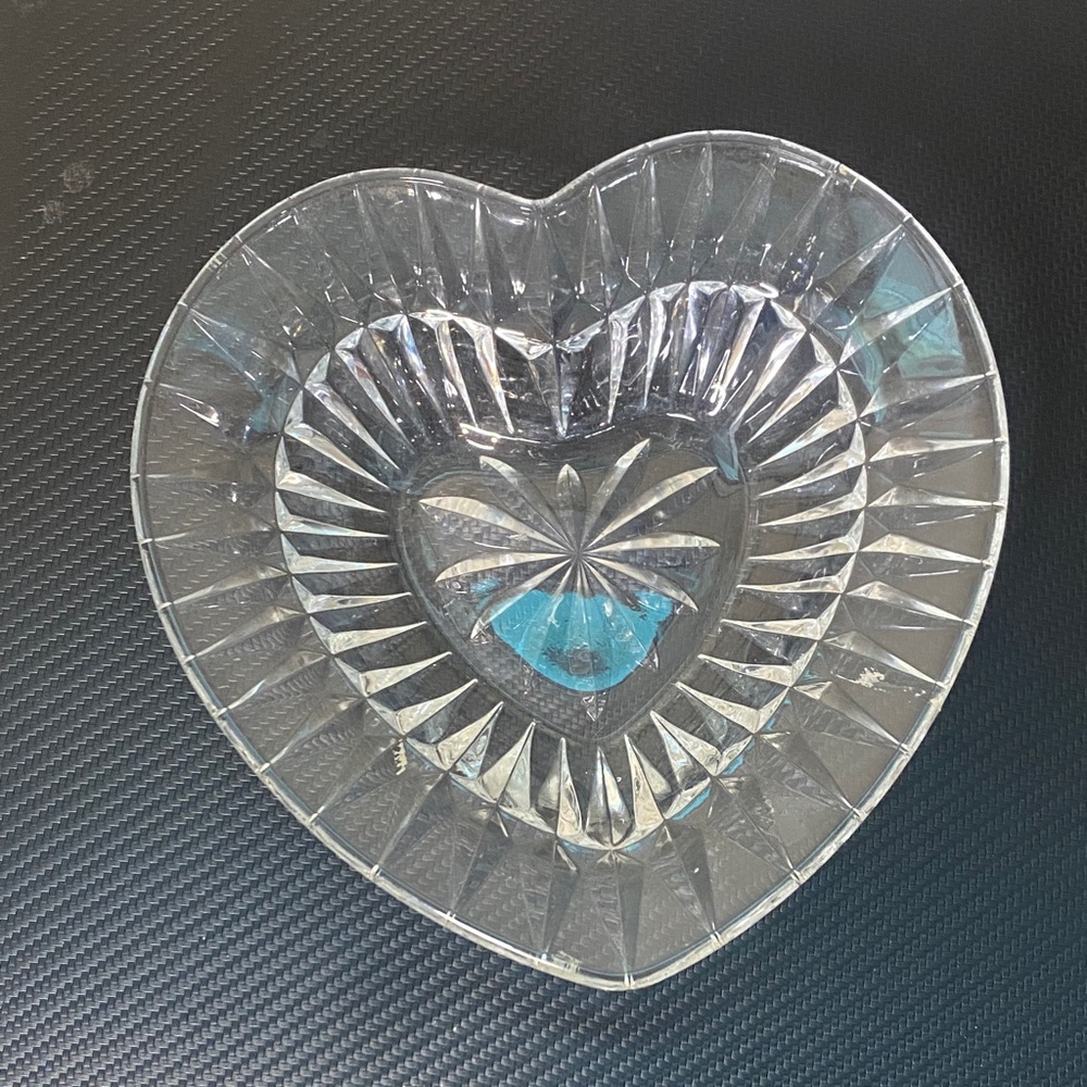 Elegant Clear Heart-Shaped Glass Dish